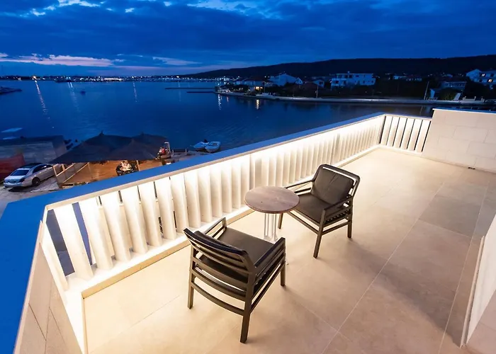 Oda ve Kahvaltı Kod Guste Sukošan